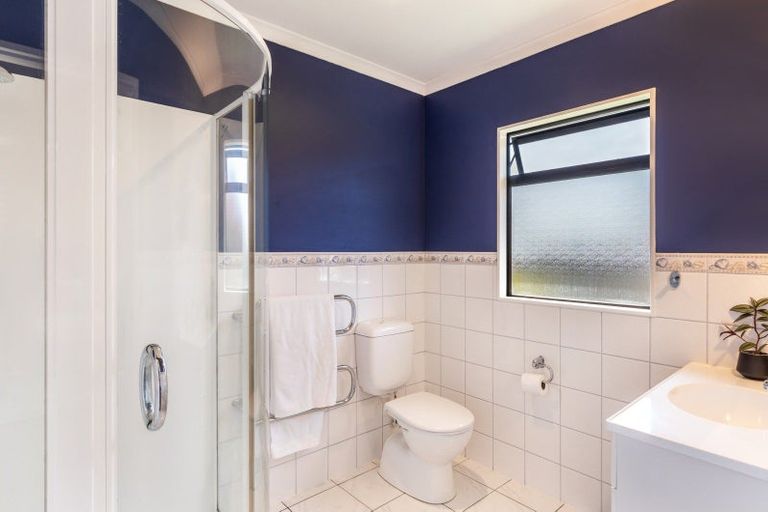 Photo of property in 27 Kinder Street, Acacia Bay, Taupo, 3330