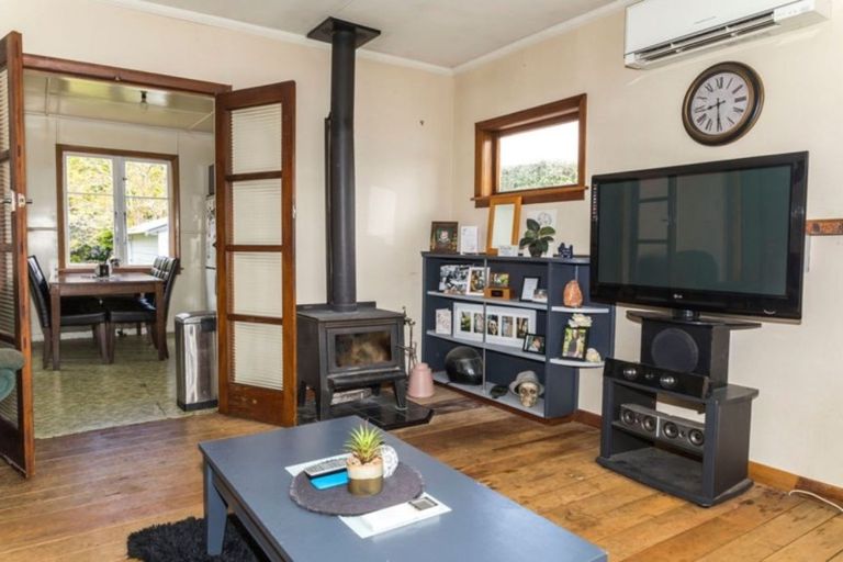 Photo of property in 45 Cadman Road, Dannevirke, 4930