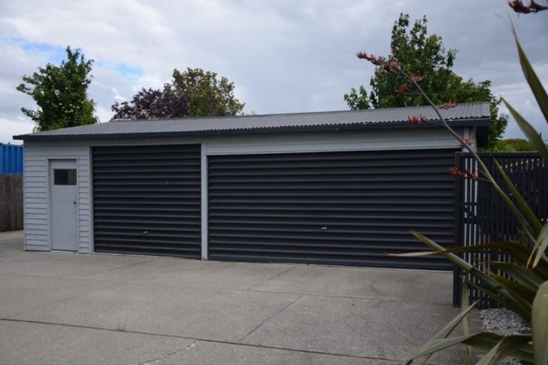 Photo of property in 33 Farnborough Street, Aranui, Christchurch, 8061