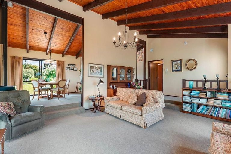 Photo of property in 5 Marina View Drive, West Harbour, Auckland, 0618