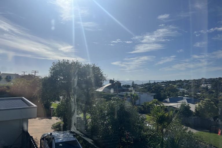Photo of property in 26 Kiteroa Terrace, Rothesay Bay, Auckland, 0630