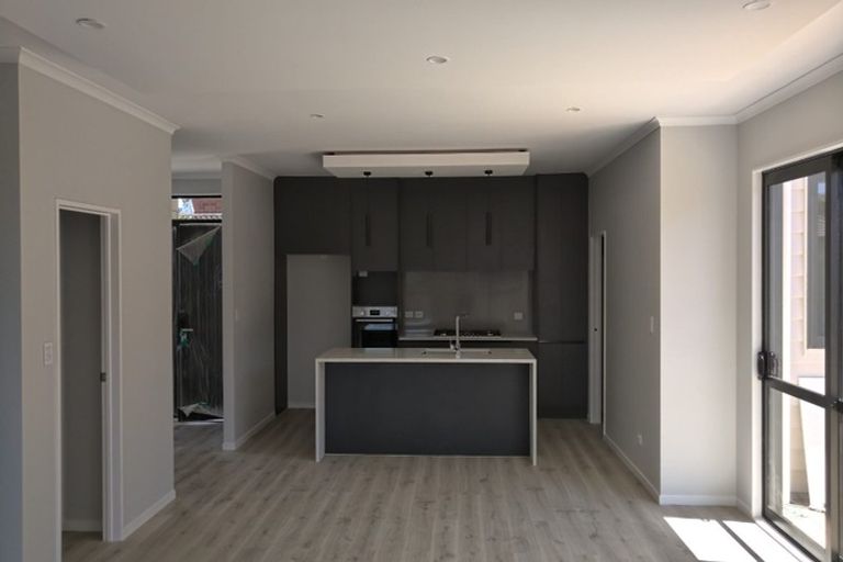 Photo of property in 2 Nanleen Rise, Manurewa, Auckland, 2105