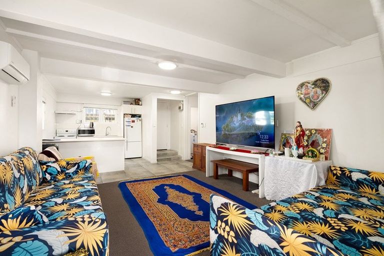 Photo of property in 31 Mckenzie Road, Mangere Bridge, Auckland, 2022