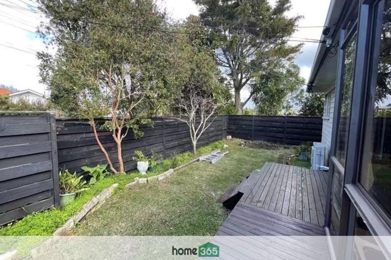 Photo of property in 1/37 Eversleigh Road, Belmont, Auckland, 0622