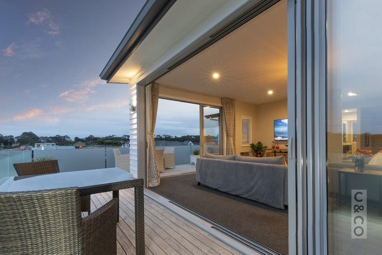 Photo of property in 4 Tauwaka Crescent, Riverhead, 0820