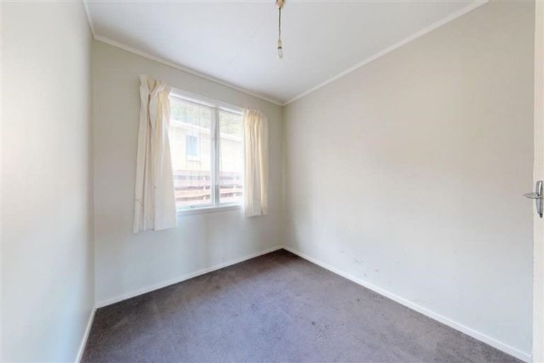 Photo of property in 15 Mitimiti Grove, Wainuiomata, Lower Hutt, 5014