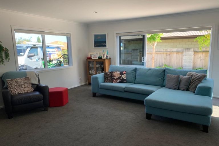 Photo of property in 7d Royal Heights, Glen Avon, New Plymouth, 4312