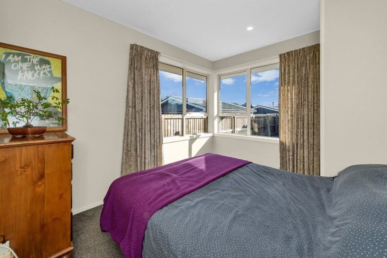 Photo of property in 15 Frensham Crescent, Woolston, Christchurch, 8062