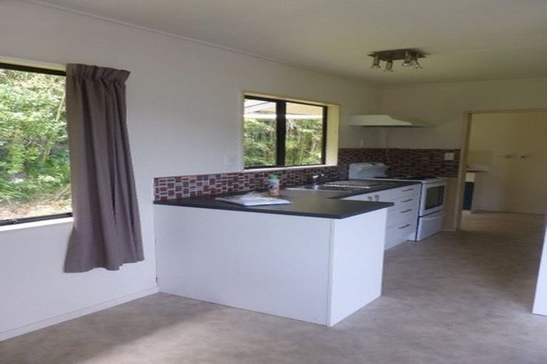 Photo of property in 28 Hookway Grove, Paraparaumu, 5032