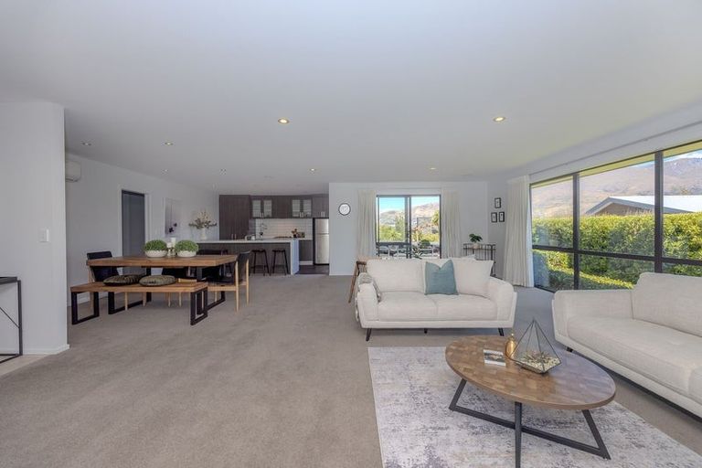 Photo of property in 18 Westview Road, Wanaka, 9305