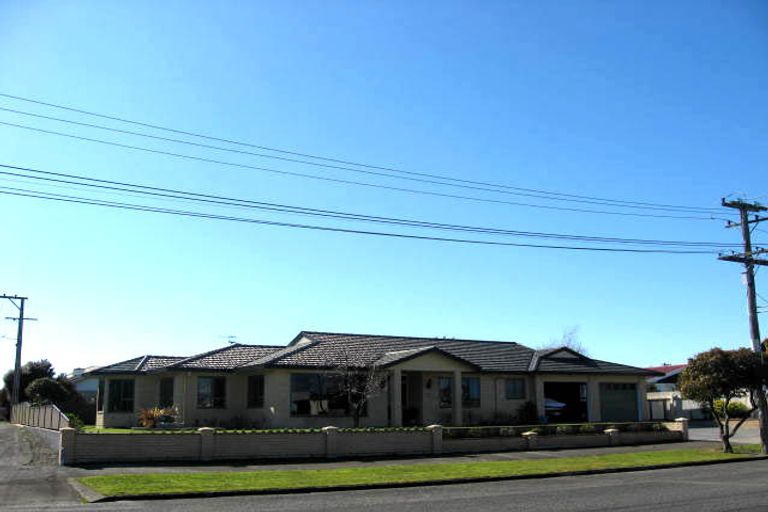 Photo of property in 104 Broadway, Carterton, 5713