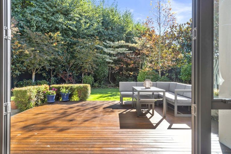 Photo of property in 10 Glen Bridge Lane, Harewood, Christchurch, 8051