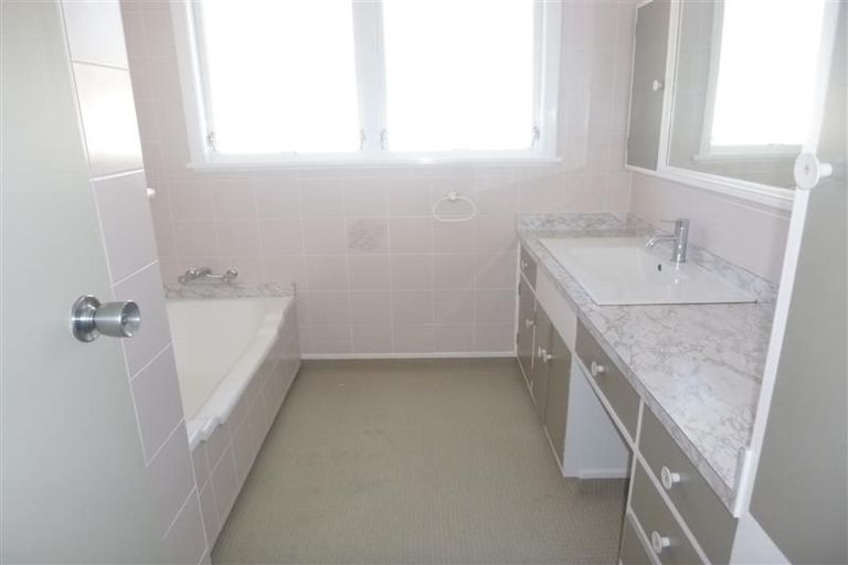 Photo of property in 41 Wai-iti Crescent, Woburn, Lower Hutt, 5010