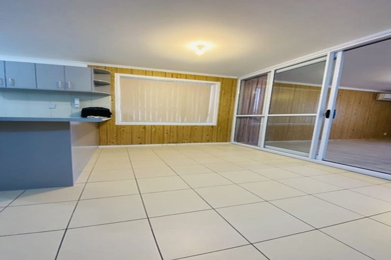 Photo of property in 49 Dissmeyer Drive, Clover Park, Auckland, 2019