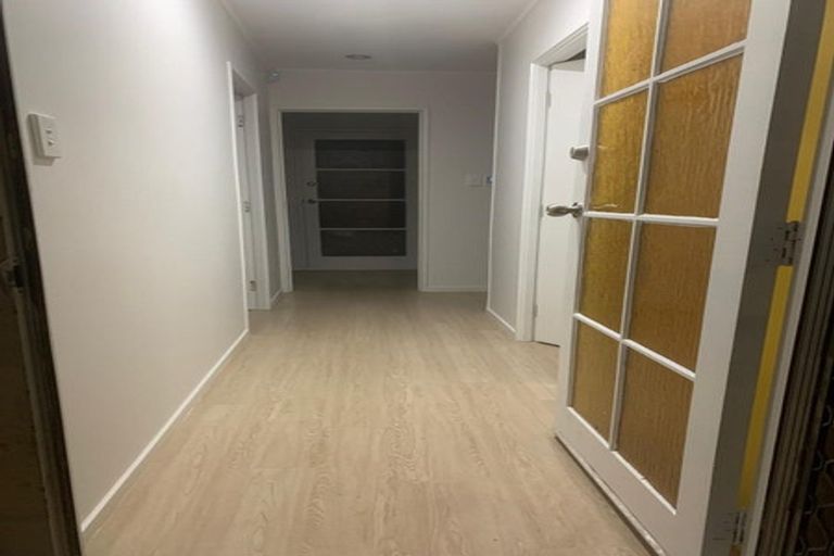 Photo of property in 8b Heathberry Close, Papatoetoe, Auckland, 2025