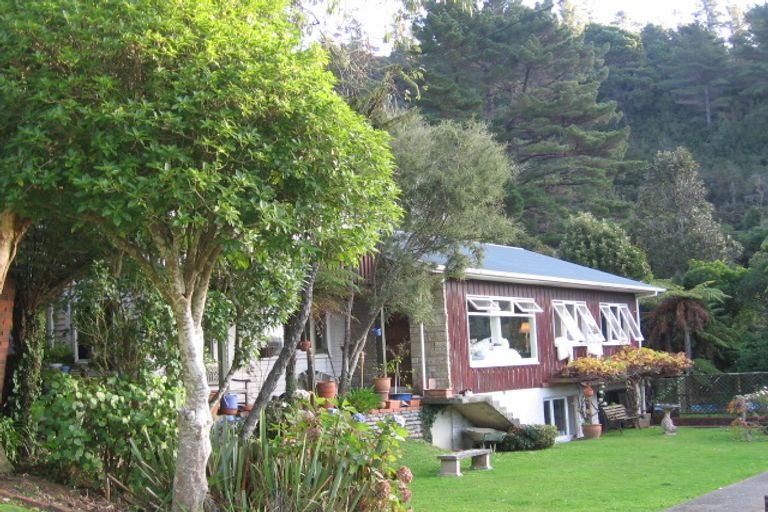 Photo of property in 556 Stokes Valley Road, Stokes Valley, Lower Hutt, 5019