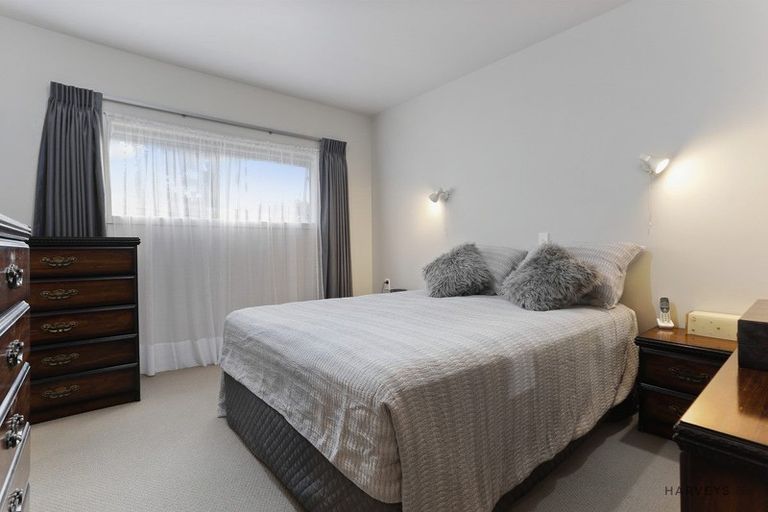 Photo of property in 11 Deane Avenue, Titirangi, Auckland, 0604