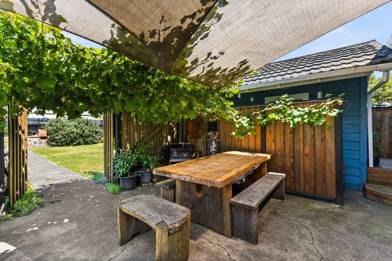 Photo of property in 115 Charlotte Crescent, Mayfair, Hastings, 4122