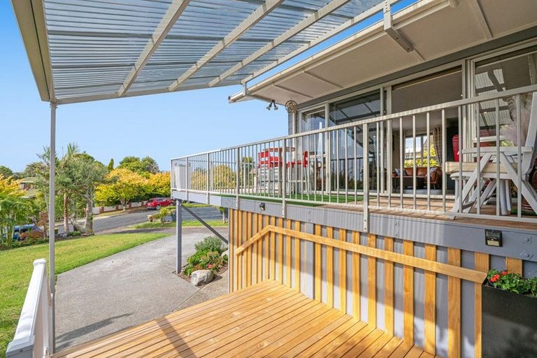 Photo of property in 6 Rakino Avenue, Manly, Whangaparaoa, 0930