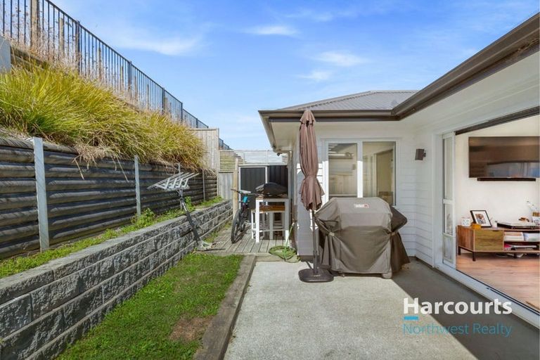 Photo of property in 48 Accolage Boulevard, Kumeu, 0810