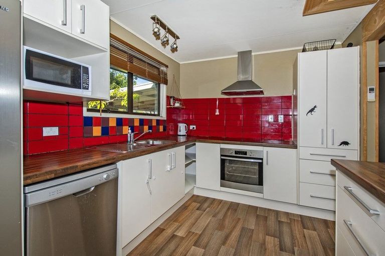 Photo of property in 16 Handforth Street, Onerahi, Whangarei, 0110