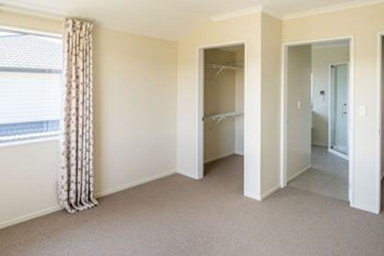 Photo of property in 223 Mark Avenue, Grenada Village, Wellington, 6037