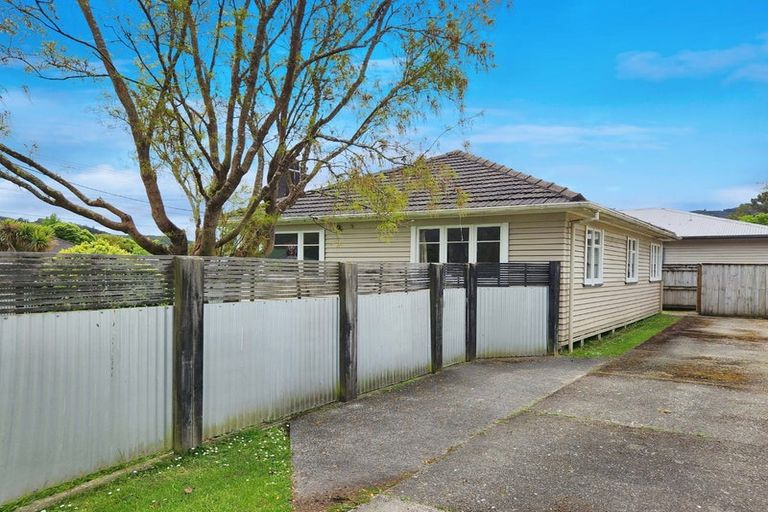 Photo of property in 1 Hine Road, Wainuiomata, Lower Hutt, 5014