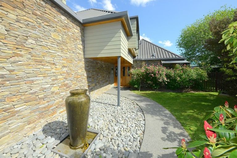 Photo of property in 33 O'connor Place, Burnside, Christchurch, 8053