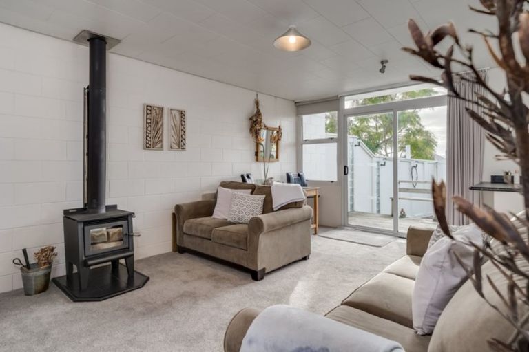 Photo of property in 4 Tahara Crescent, Mount Maunganui, 3116