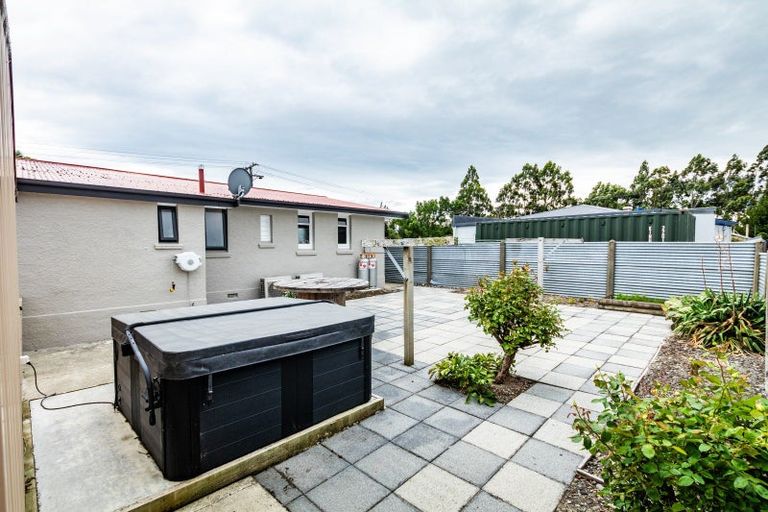 Photo of property in 9 Grange Street, Winton, 9720