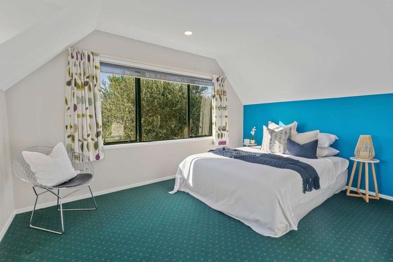 Photo of property in 6 Fencourt Place, Rototuna North, Hamilton, 3210