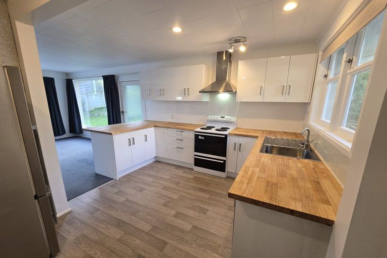 Photo of property in 51b Mana View Road, Paremata, Porirua, 5026
