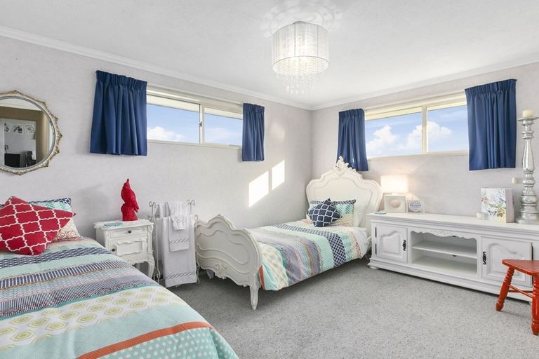 Photo of property in 142 Hagart-alexander Drive, Mosgiel, 9024