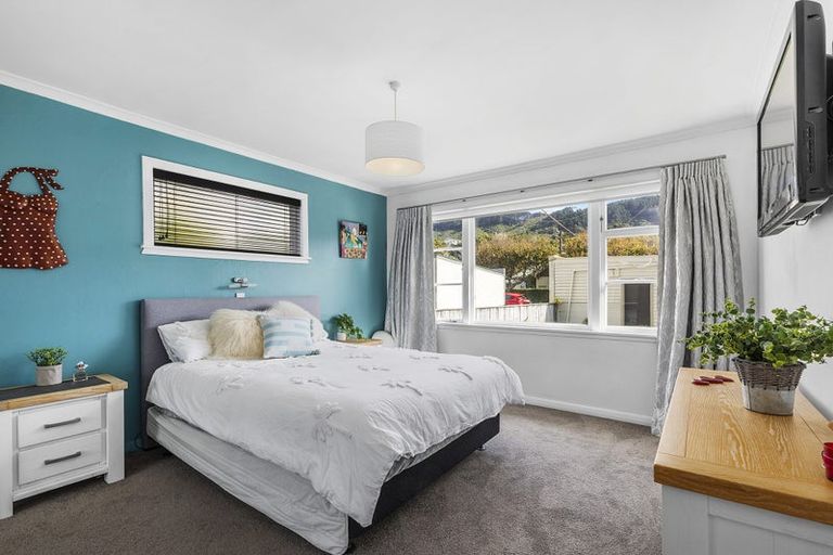 Photo of property in 78 Oxford Street, Tawa, Wellington, 5028