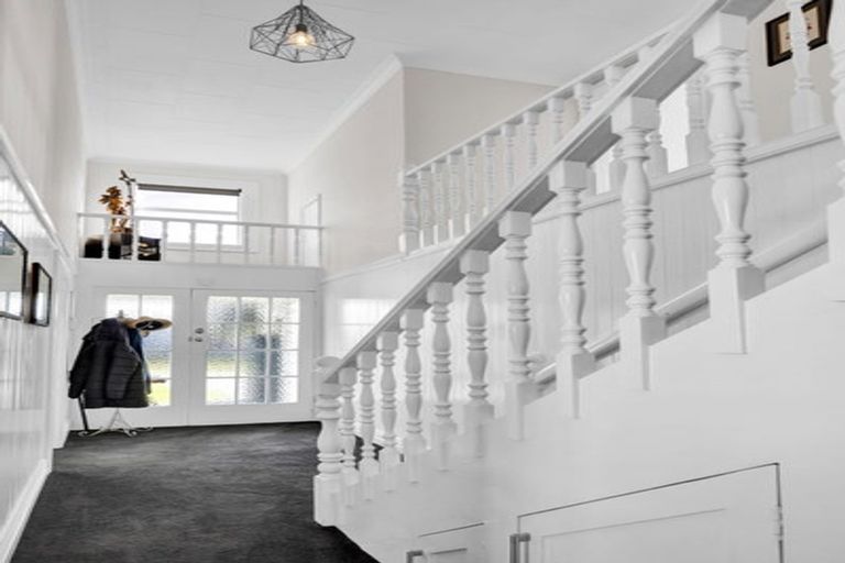 Photo of property in 36 Tawhiti Road, Hawera, 4610