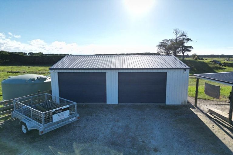 Photo of property in 92 Ohinepanea Road, Pukehina, Te Puke, 3186