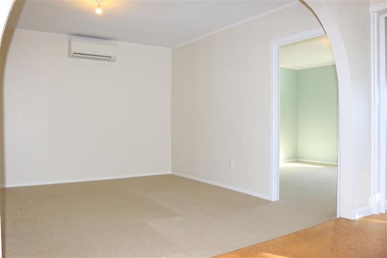 Photo of property in 41 Derwent Crescent, Titirangi, Auckland, 0604