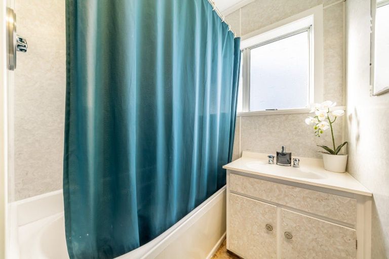 Photo of property in 6 Routley Crescent, Elderslea, Upper Hutt, 5018