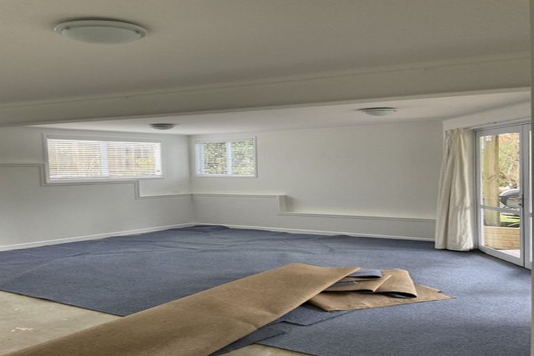 Photo of property in 22a Knightsbridge Drive, Forrest Hill, Auckland, 0620