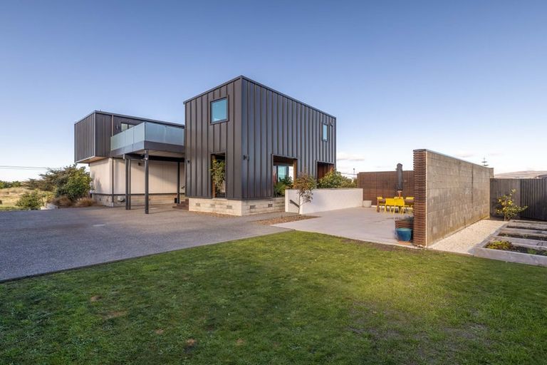 Photo of property in 320 Marine Parade, New Brighton, Christchurch, 8061