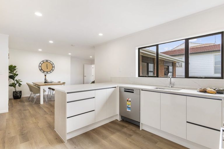 Photo of property in 13 Edendale Road, Somerville, Auckland, 2014