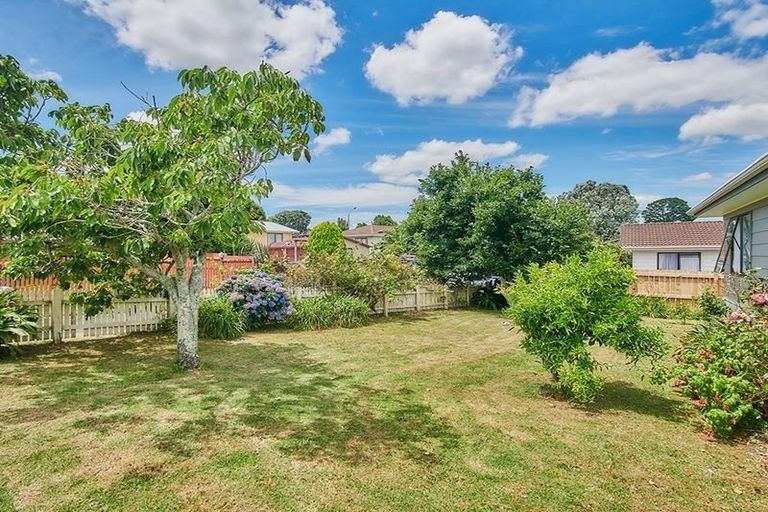 Photo of property in 14 Palmers Road, Clendon Park, Auckland, 2103