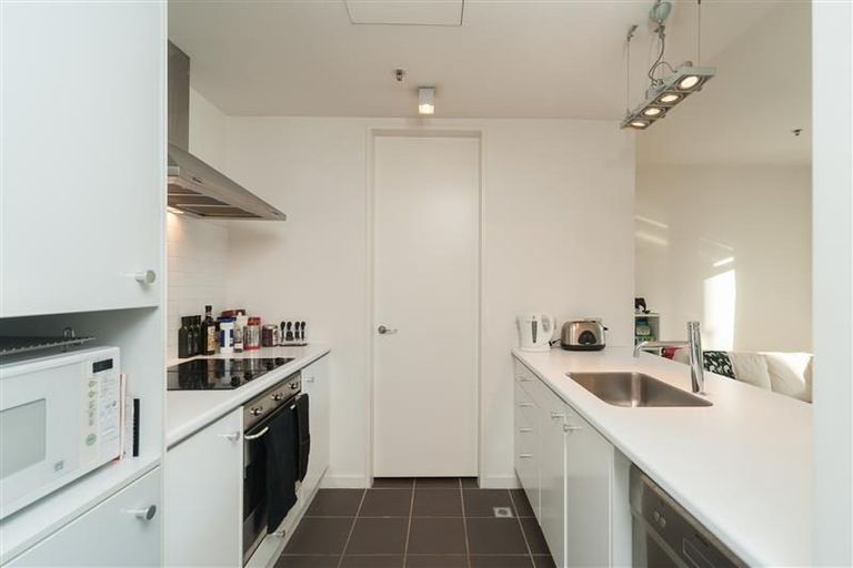 Photo of property in Montreaux Apartments, 2k/164 The Terrace, Wellington Central, Wellington, 6011