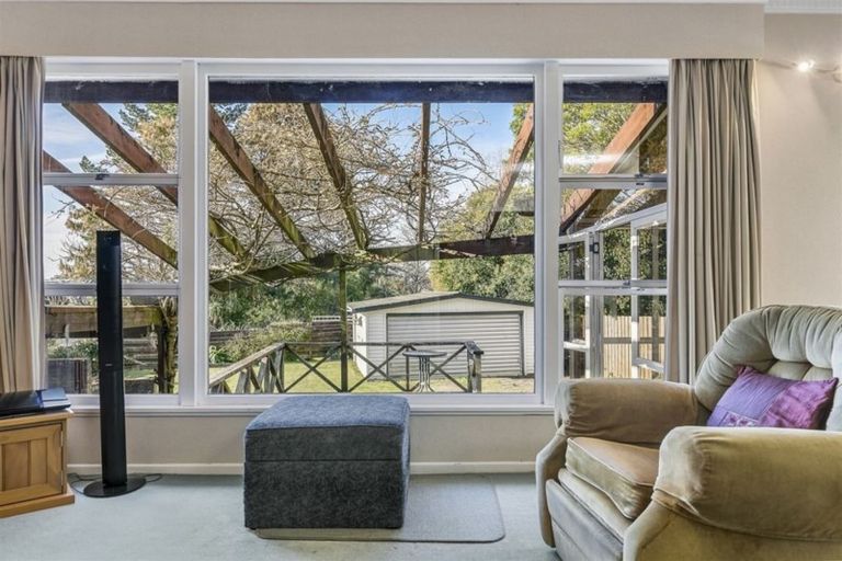 Photo of property in 56 Divich Avenue, Te Atatu South, Auckland, 0610