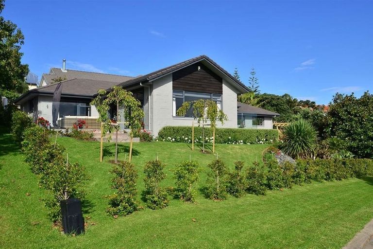 Photo of property in 33 Serene Place, Gulf Harbour, Whangaparaoa, 0930