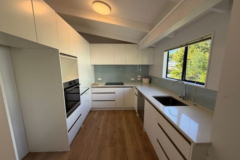 Photo of property in 5 Kearney Place, Massey, Auckland, 0614