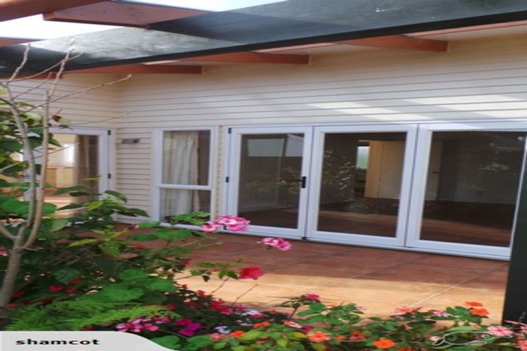 Photo of property in 42 Glenfern Road, Mellons Bay, Auckland, 2014