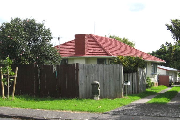 Photo of property in 1/52 Kervil Avenue, Te Atatu Peninsula, Auckland, 0610