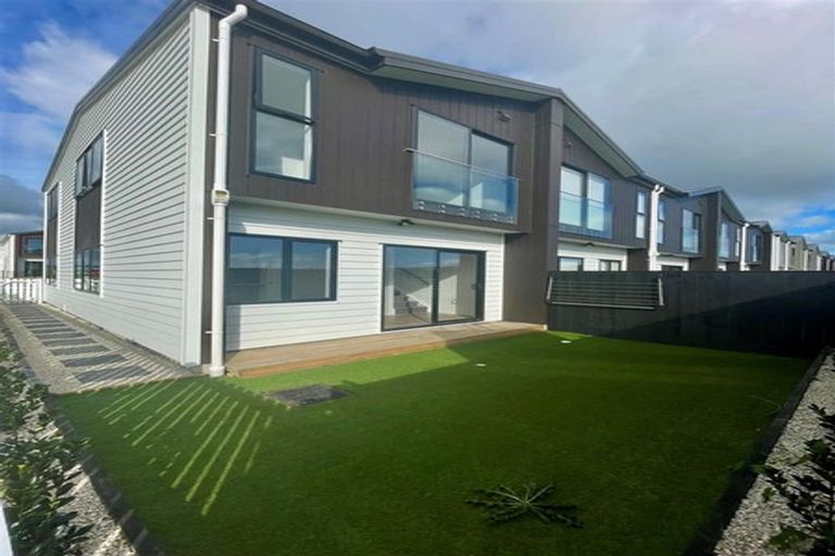 Photo of property in 75 Whare Kauri Road, Papakura, 2110