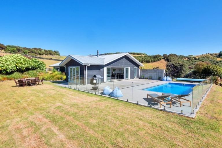 Photo of property in 138a Webber Road, South Head, Helensville, 0874